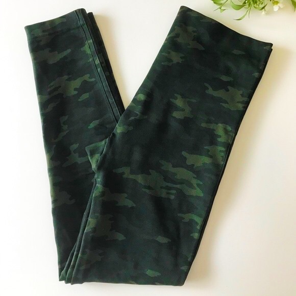 Spanx Camo Legging Tummy Control - Picture 5 of 5